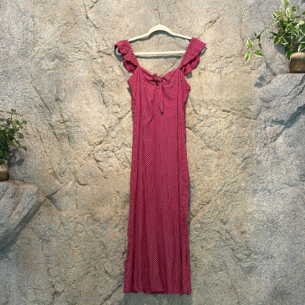 Gorgeous Billabong dress. Size small. Worn once. Excellent condition.